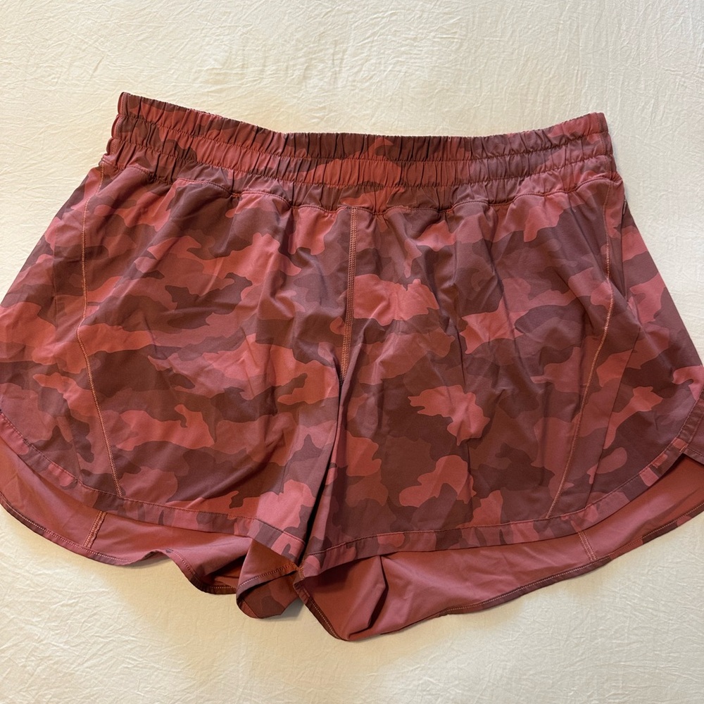 lululemon Rose Camo Track that Mid Rise 5” Shorts